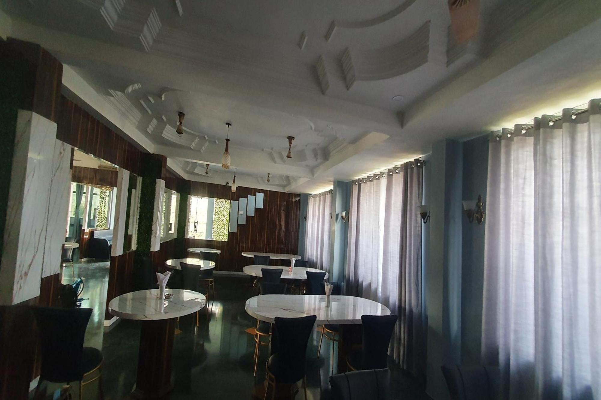 Oyo Hotel Rajshree Akolia Exterior photo